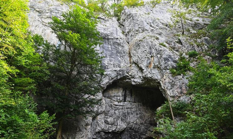 jeskyně Býčí skála