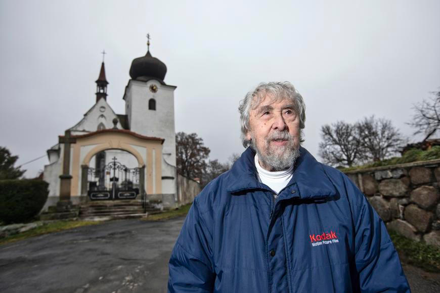 "Ostře sledované vlaky jsem dělal za 16 tisíc." Menzelův dvorní kameraman vypráví