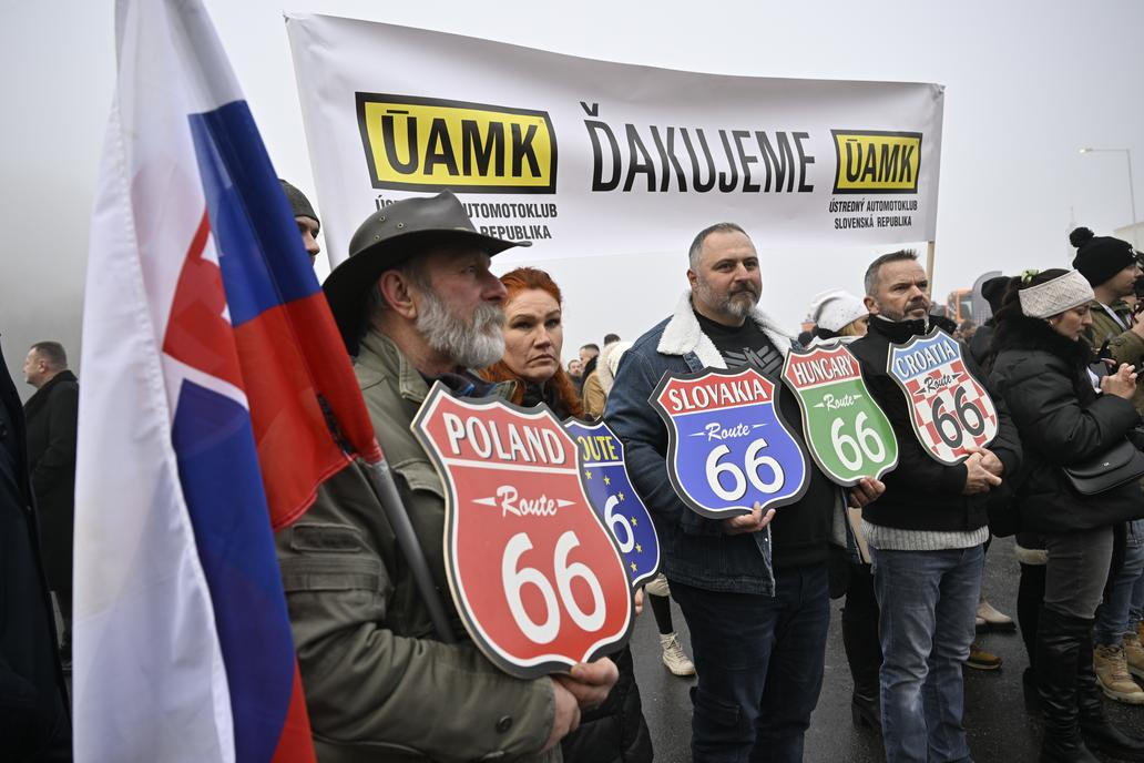 Slovensko-stavby-silnice-FASTPIX, doprava