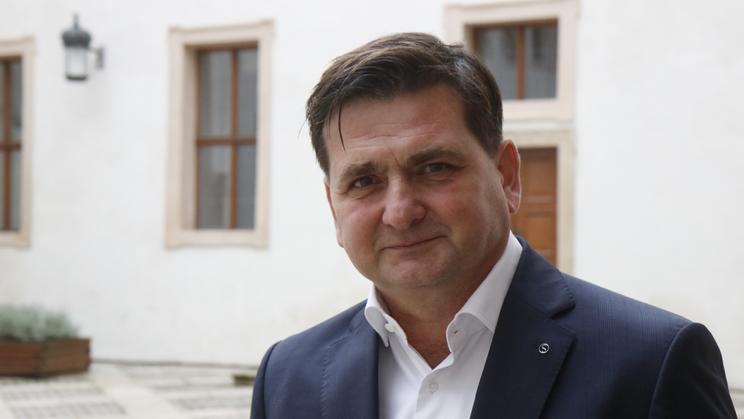 Senátor za ODS Martin Červíček mluví v rozhovoru pro Aktuálně.cz nejen o své kandidatuře do vedení strany.