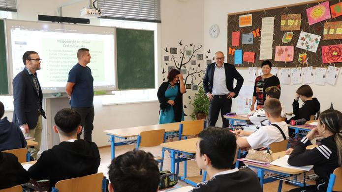 ZŠ a MŠ Merhautova