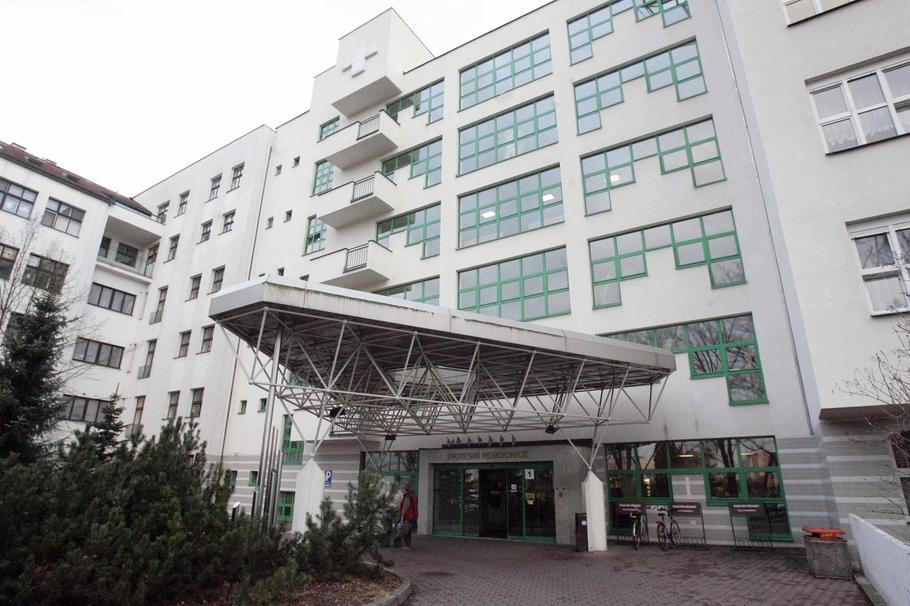 Nemocnice Havlíčkův Brod, 5. prosince 2006. Čtyři dny po zatčení Petra Zelenky. Zde pracoval na ARO oddělení a od května do září 2006 vraždil pacienty