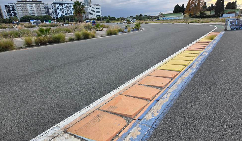 Bývalý okruh F1 ve Valencii je od posledního závodu v roce 2012 opuštěný.