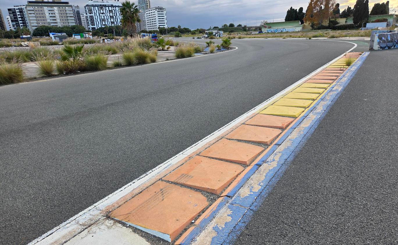 Bývalý okruh F1 ve Valencii je od posledního závodu v roce 2012 opuštěný.