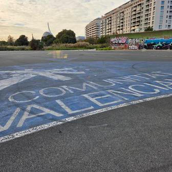 Pohled na vnější část zatáčky číslo 17 ve třetím sektoru okruhu ve Valencii.