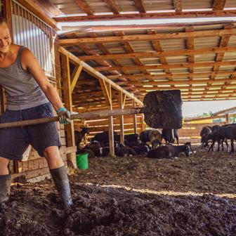 "Farmář musí být jednak podnikatel, ale musí se umět orientovat i v těch trendech a politickém směřování."