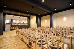 Od roku 2023 má Písečná i reprezentativní vnitřní prostor.