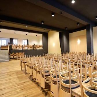 Od roku 2023 má Písečná i reprezentativní vnitřní prostor.