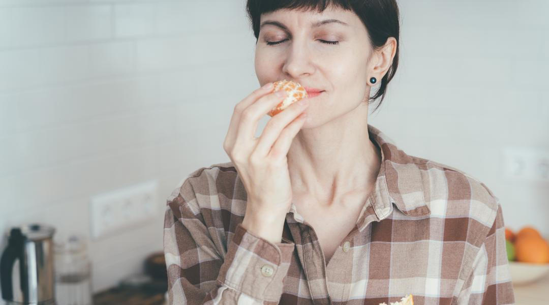 Slupky od mandarinek skrývají překvapivý potenciál, který vám může usnadnit život, provonět domov a dokonce ušetřit peníze.