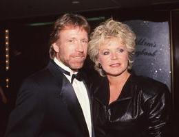 Chuck Norris a jeho první manželka Dianne Holechek