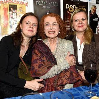 Iva Janžurová, Sabina Remundová a Theodora Remundová