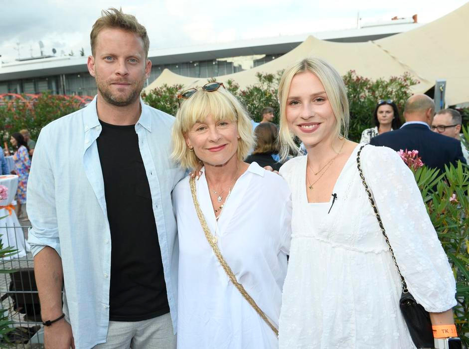 Dana Batulková, Mariana Prachařová, Jakub Prachař