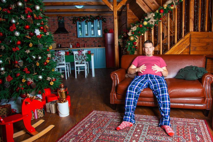 Přejídání o Vánocích? Osvědčené triky, jak ulevit žaludku po svátcích