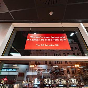 Five Guys, fastfood, jídlo, hamburger, burger, hranolky, gastronomie, Praha