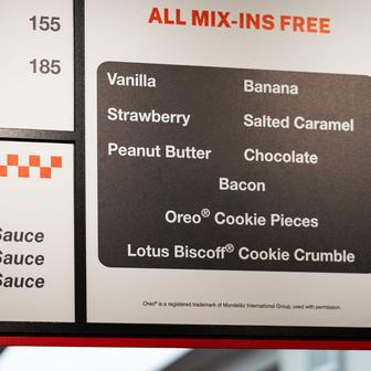 Five Guys, fastfood, jídlo, hamburger, burger, hranolky, gastronomie, Praha