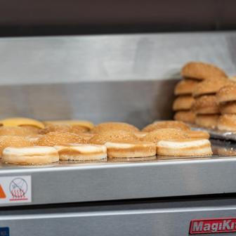 Five Guys, fastfood, jídlo, hamburger, burger, hranolky, gastronomie, Praha