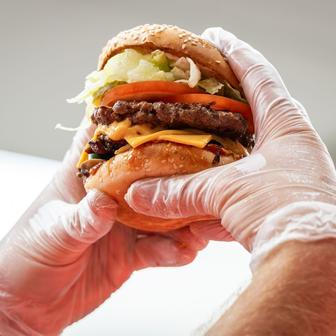 Five Guys, fastfood, jídlo, hamburger, burger, hranolky, gastronomie, Praha