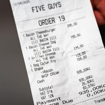 Five Guys, fastfood, jídlo, hamburger, burger, hranolky, gastronomie, Praha