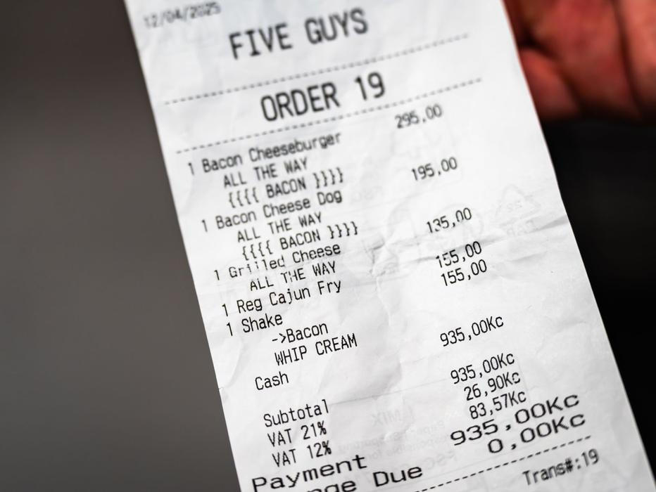 Five Guys, fastfood, jídlo, hamburger, burger, hranolky, gastronomie, Praha