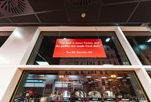 Five Guys, fastfood, jídlo, hamburger, burger, hranolky, gastronomie, Praha