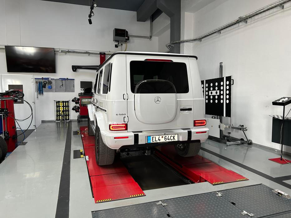 Na zkušebnu jsme vzali také Mercedes-Benz Třídy G EV.