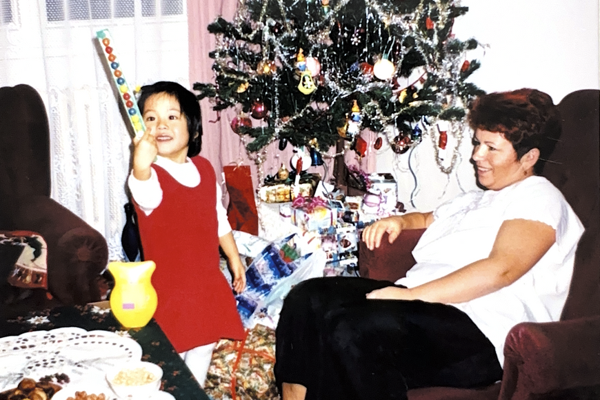 Brsalát se závitky či řízek nabíraný hůlkami. Nejen tak čeští Vietnamci slaví Vánoce