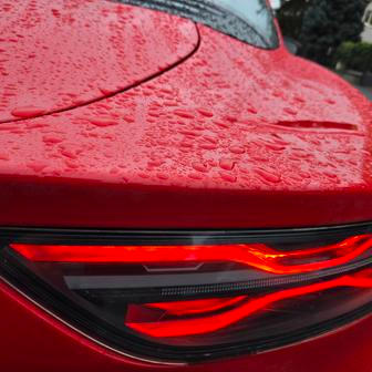 I zadní světla mají unikátní grafiku.