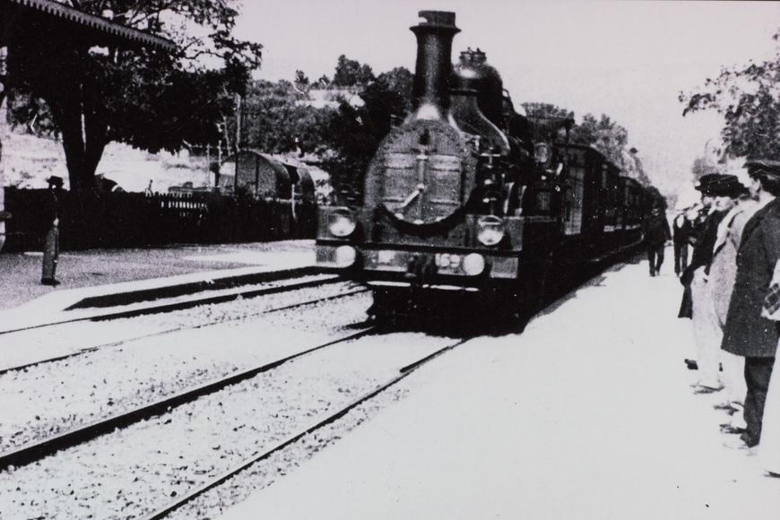 Útěk z kina. Před 130 lety vyděsil diváky vlak, který se vyřítil z plátna