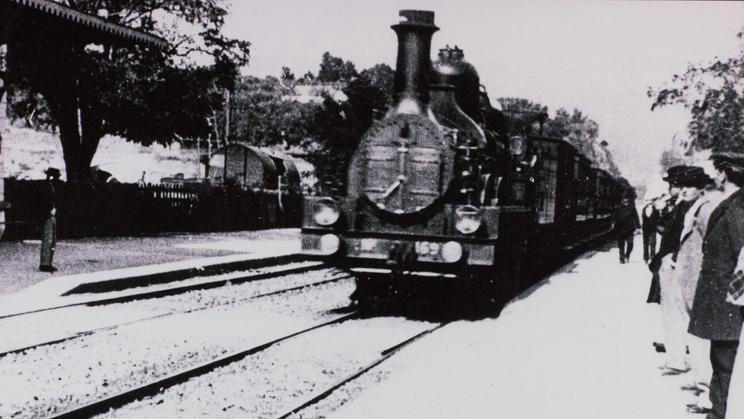 Takhle to začalo. Vlak přijíždí na nádraží v La Ciotat a první filmový trhák byl na světě.