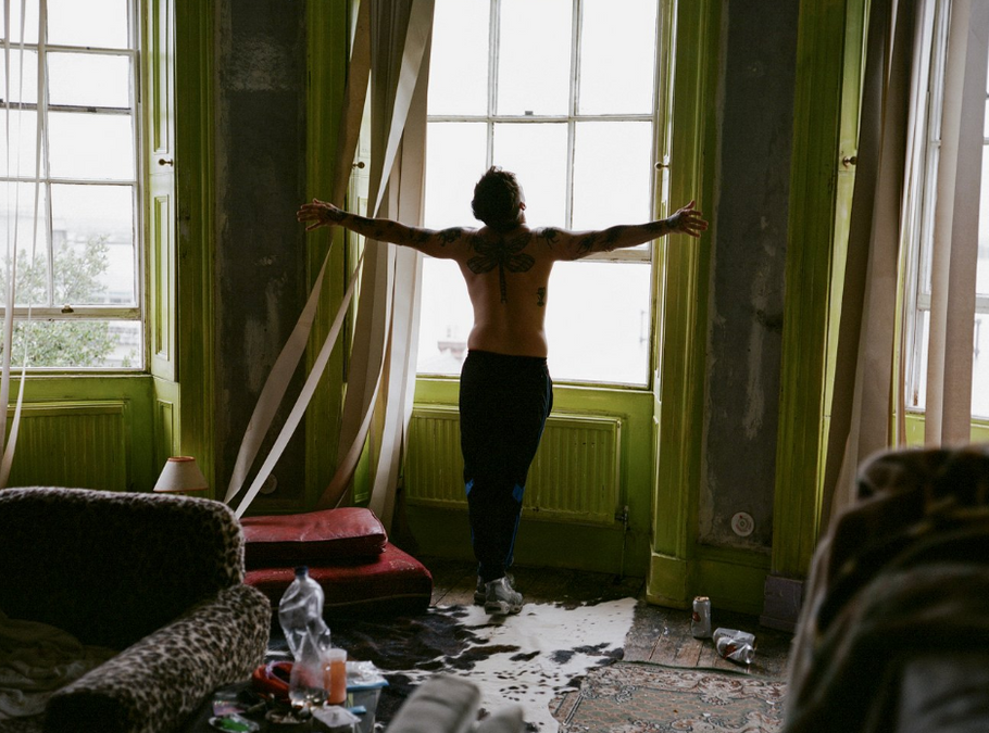 Britské drama Ptáče režírovala Andrea Arnoldová.