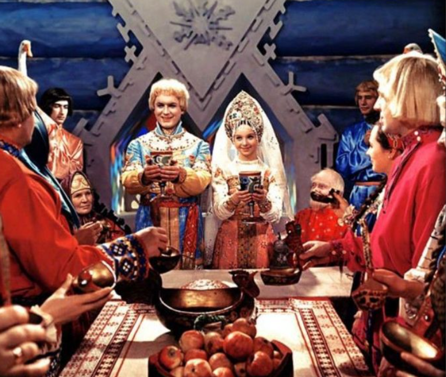 Šťastný konec. Svatební hostina Ivánka a Nastěnky. Herci se však při ní nenajedli, jídlo bylo polito benzínem.