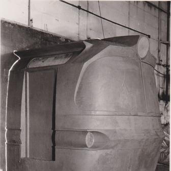 Finální tvary jsou hotové. Na místě budoucích houkaček jsou stále ještě poziční světlomety.