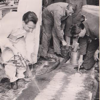 Laminování bylo ve Škodovce velkou technologickou novinkou, která vzbudila značnou pozornost.