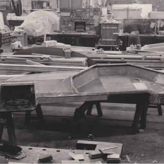 V modelárně mezitím nezaháleli. Vytvořili maketu budoucí palubní desky kvůli ověřování vhodnosti rozložení ovládacích a kontrolních prvků.