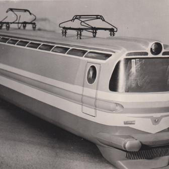 U dalšího návrhu se světla již přesunula na konečnou pozici, avšak jsou o něco menší než u sériové lokomotivy.