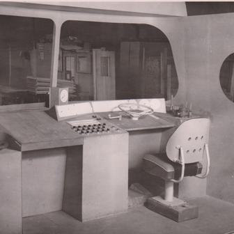 Vznikla dokonce i dřevěná maketa budoucího stanoviště strojvedoucího, na níž se ověřovala ergonomie.