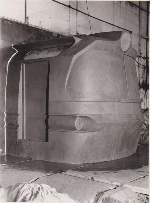 Finální tvary jsou hotové. Na místě budoucích houkaček jsou stále ještě poziční světlomety.