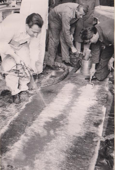 Laminování bylo ve Škodovce velkou technologickou novinkou, která vzbudila značnou pozornost.