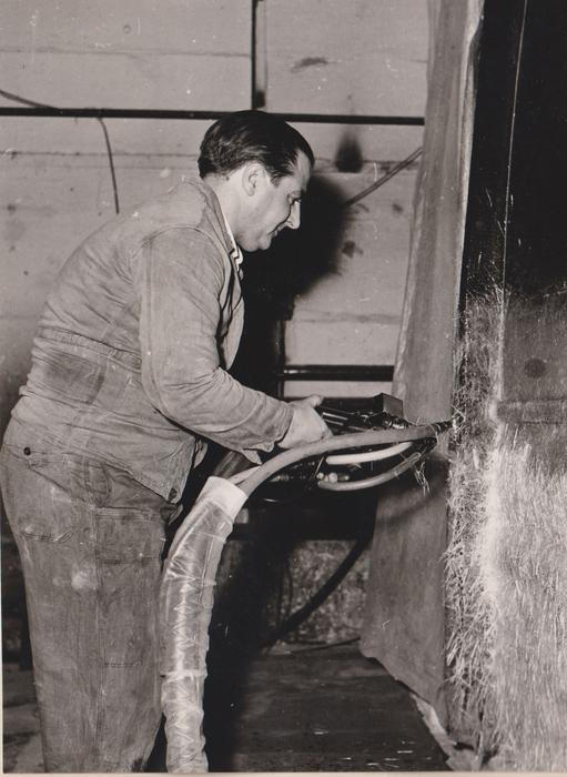 Laminování bylo ve Škodovce velkou technologickou novinkou, která vzbudila značnou pozornost.