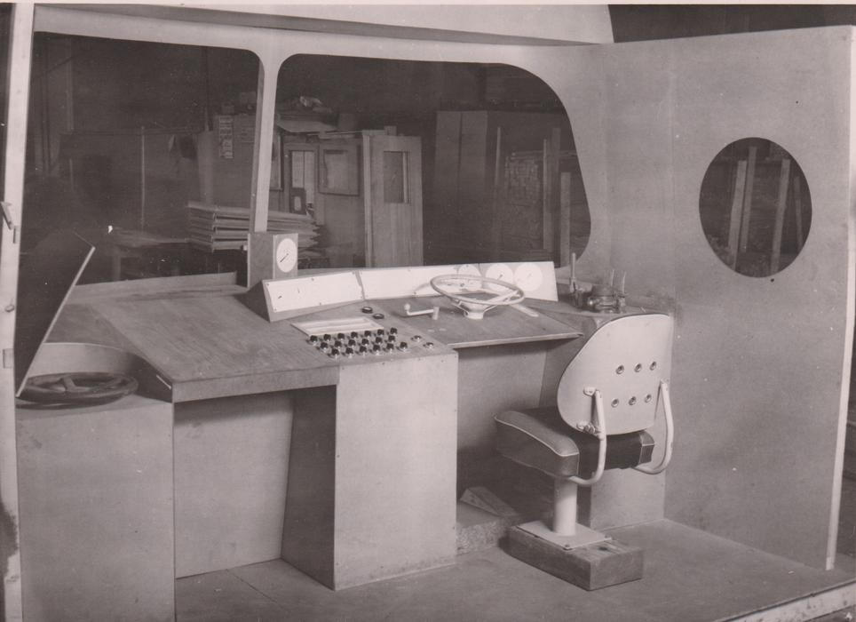 Vznikla dokonce i dřevěná maketa budoucího stanoviště strojvedoucího, na níž se ověřovala ergonomie.