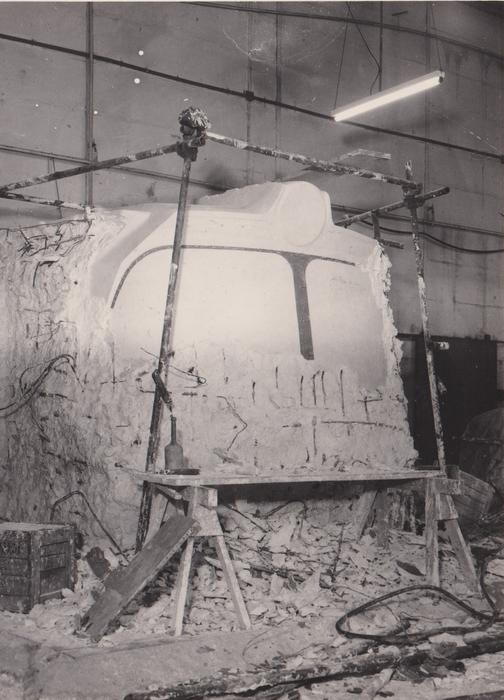 Začíná tvorba takzvaného kopyta. S jeho pomocí pak vznikne definitivní laminátový díl.