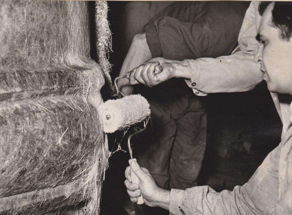 Laminování bylo ve Škodovce velkou technologickou novinkou, která vzbudila značnou pozornost.