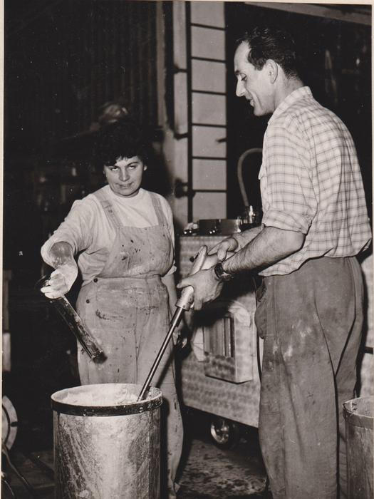 Laminování bylo ve Škodovce velkou technologickou novinkou, která vzbudila značnou pozornost.