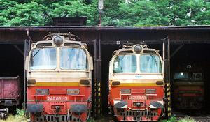 Laminátky v depu na bratislavském hlavním nádraží v roce 1990.