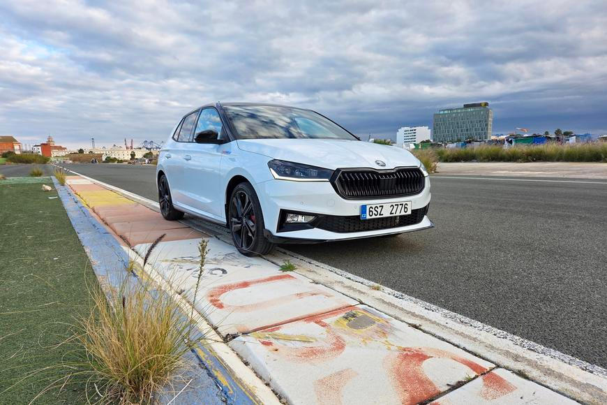 Fabia, jak ji neznáte. Verze 130 má pod kapotou skládačku a věc, co žádná jiná Škoda