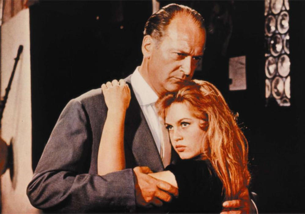 A bůh stvořil ženu