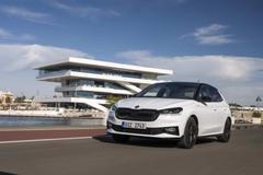 Hlavní změny se nicméně odehrály pod karoserií.