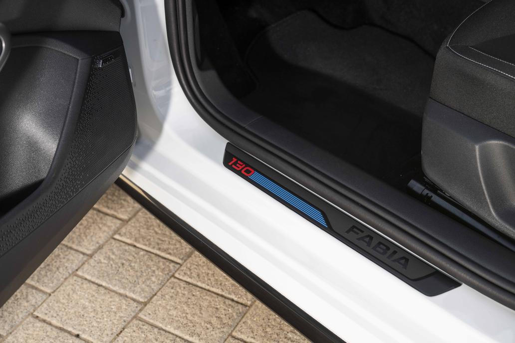 Nechybí samozřejmě ani prahy dveří.