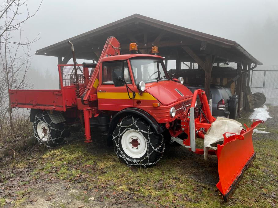 Václavkovi mají u Portáše i sněžný pluh. Vyjíždějí s ním ale už jen minimálně. Není pro něj práce.