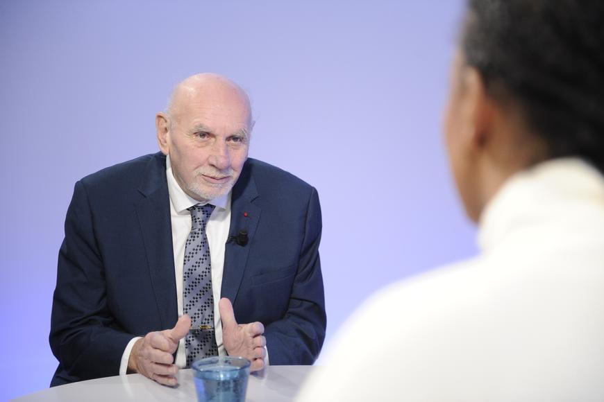 Vyzve Babiš Hrad do ostrého střetu? Ústavní doyen nastínil rozuzlení sporu o Turka